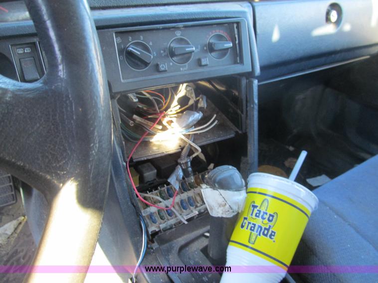 image for item G9652 1993 Volvo 940