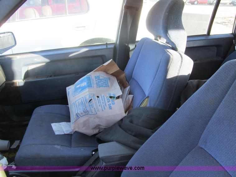 image for item G9652 1993 Volvo 940