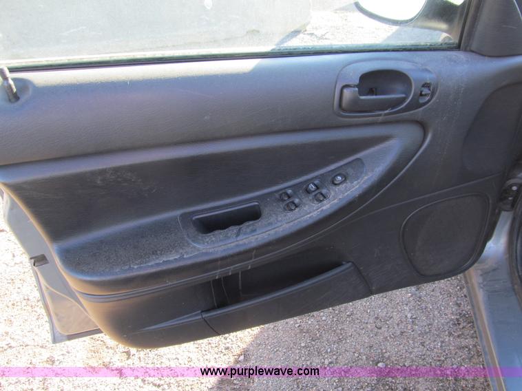 image for item G9653 2006 Dodge Stratus SXT
