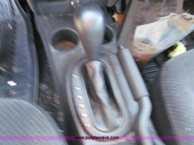image for item G9653 2006 Dodge Stratus SXT
