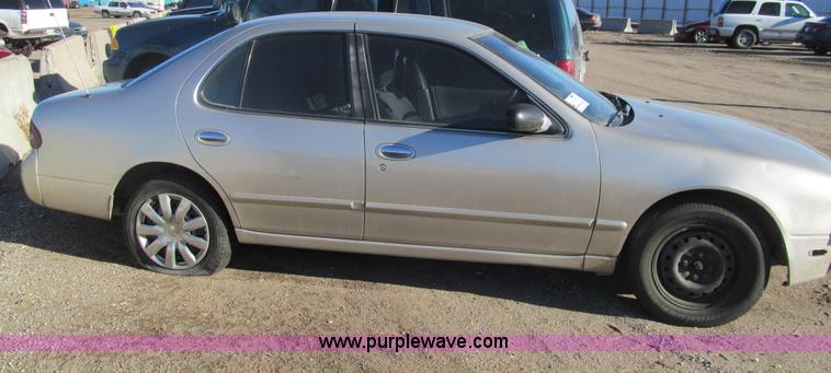 image for item G9656 1997 Nissan Altima