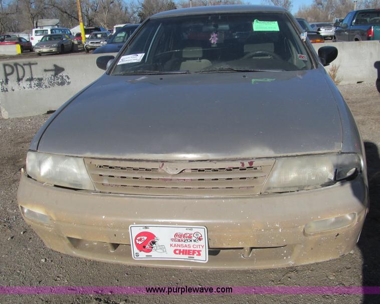 image for item G9656 1997 Nissan Altima
