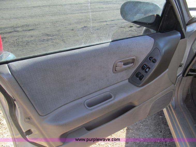 image for item G9656 1997 Nissan Altima