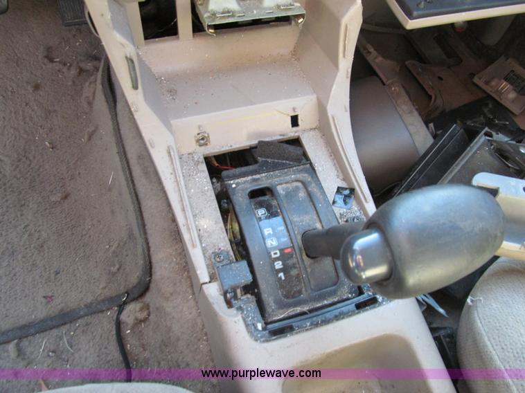 image for item G9656 1997 Nissan Altima