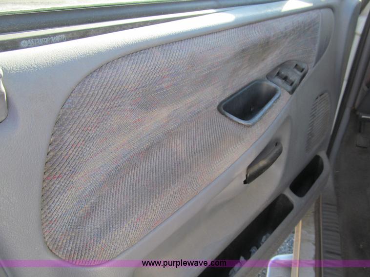 image for item G9659 1997 Dodge Ram 1500 pickup truck