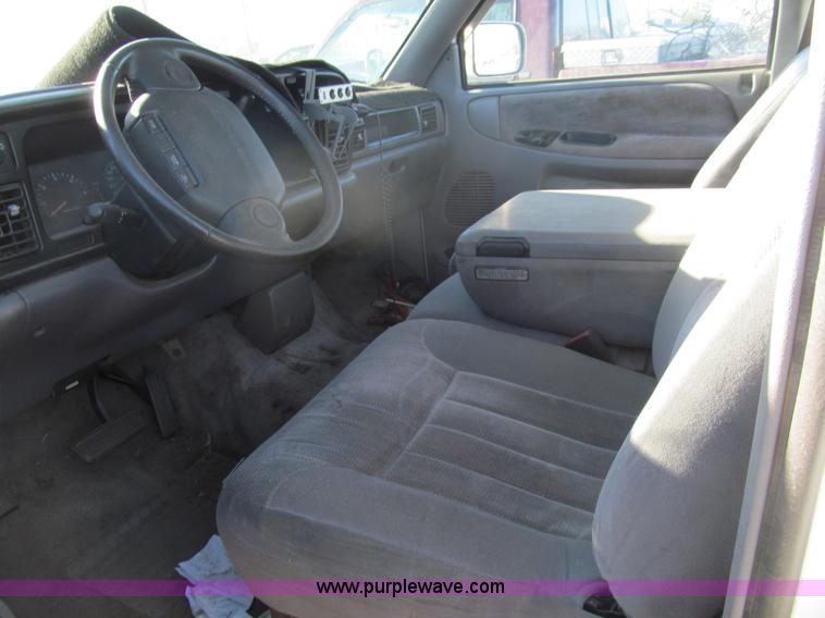 image for item G9659 1997 Dodge Ram 1500 pickup truck