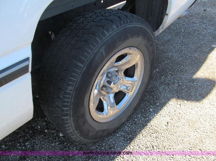 image for item G9659 1997 Dodge Ram 1500 pickup truck