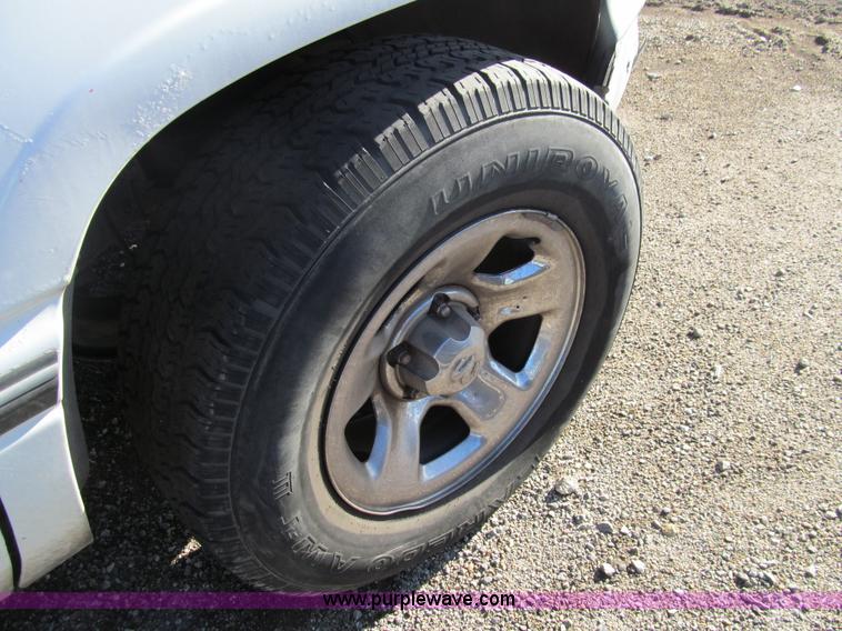 image for item G9659 1997 Dodge Ram 1500 pickup truck