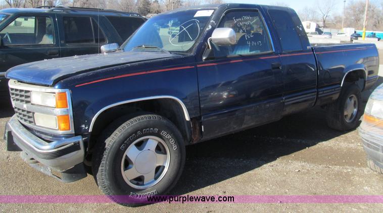 image for item G9660 1993 Chevrolet 1500 pickup truck