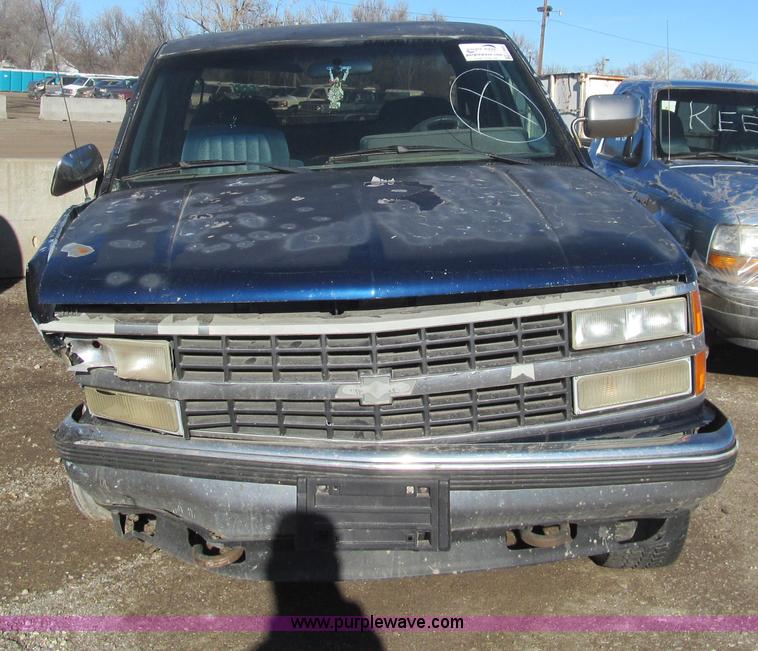 image for item G9660 1993 Chevrolet 1500 pickup truck
