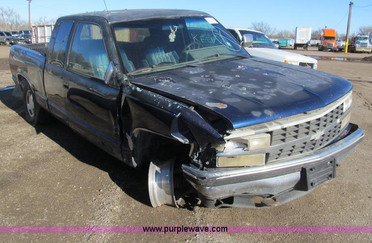 image for item G9660 1993 Chevrolet 1500 pickup truck