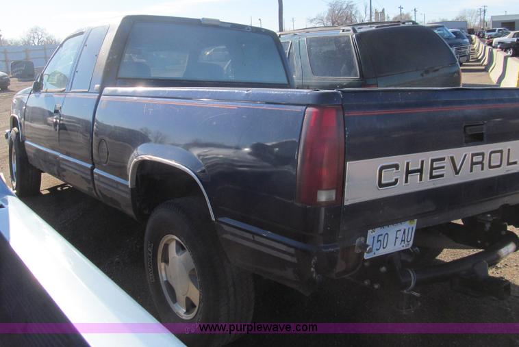 image for item G9660 1993 Chevrolet 1500 pickup truck