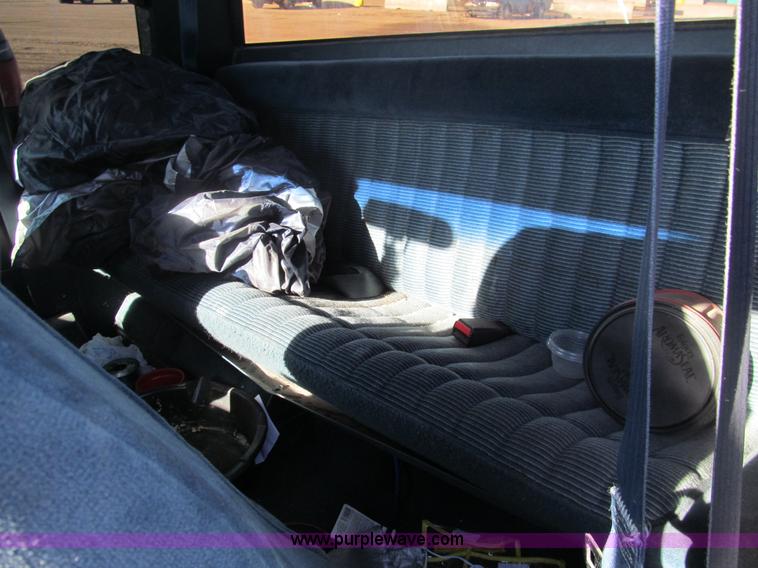 image for item G9660 1993 Chevrolet 1500 pickup truck