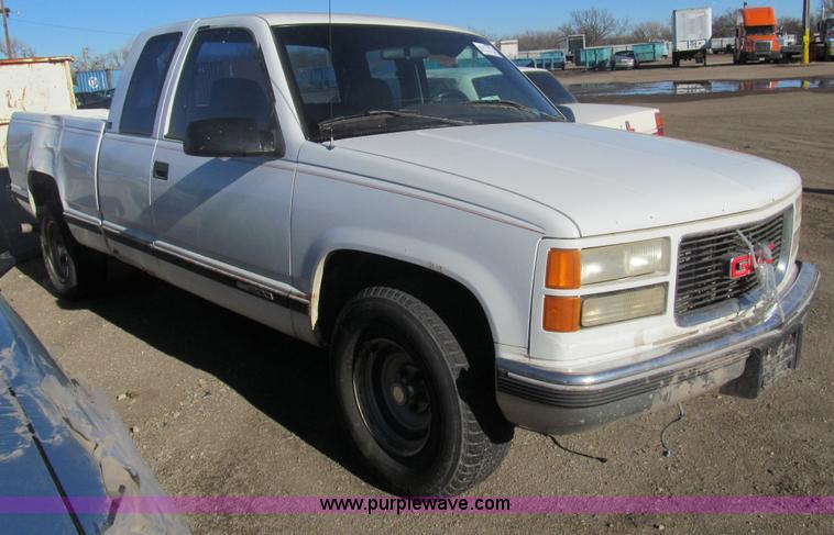 image for item G9661 1995 GMC Sierra 1500 pickup truck