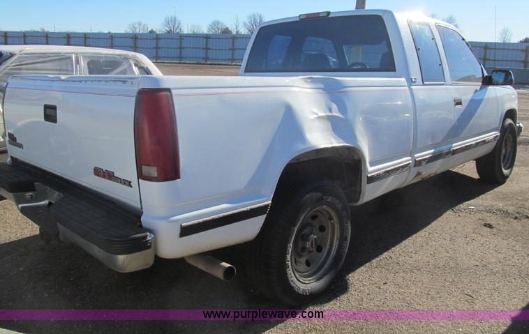 image for item G9661 1995 GMC Sierra 1500 pickup truck