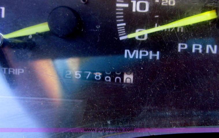 image for item G9661 1995 GMC Sierra 1500 pickup truck