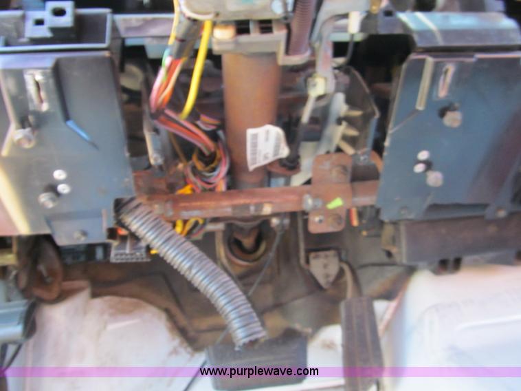 image for item G9661 1995 GMC Sierra 1500 pickup truck