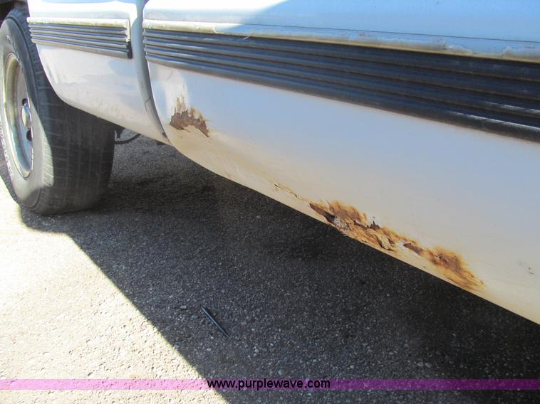 image for item G9661 1995 GMC Sierra 1500 pickup truck