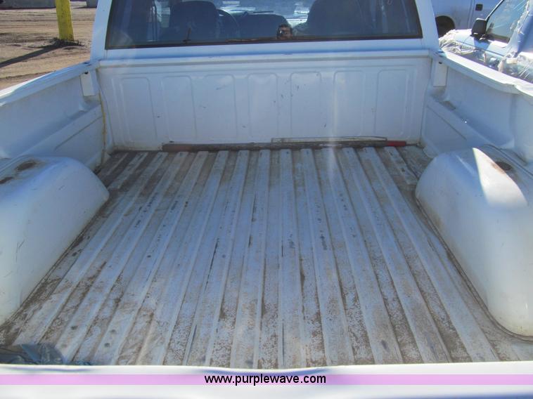 image for item G9661 1995 GMC Sierra 1500 pickup truck