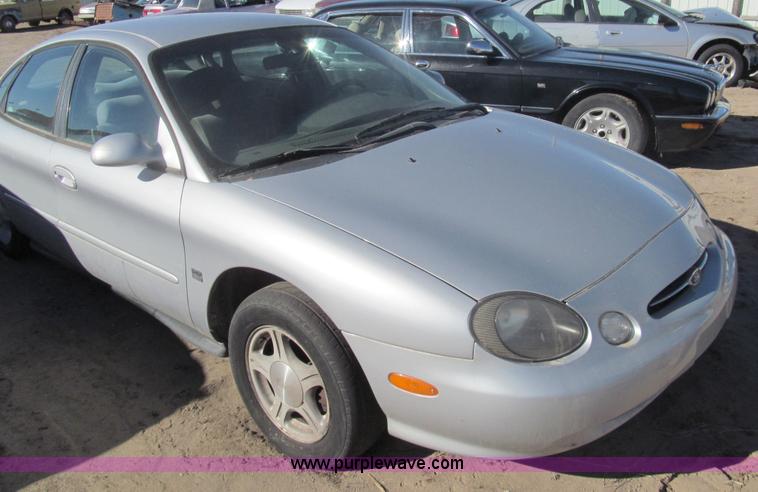 image for item G9666 1999 Ford Taurus SE