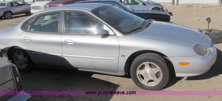 image for item G9666 1999 Ford Taurus SE