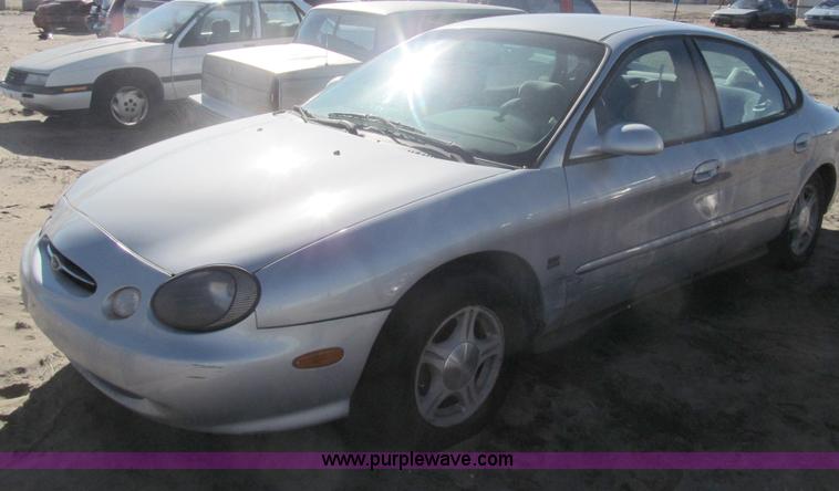 image for item G9666 1999 Ford Taurus SE