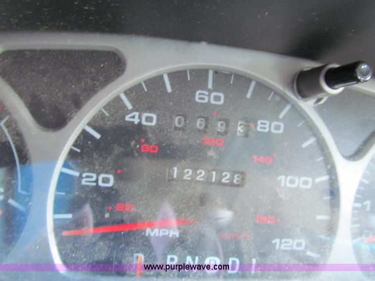 image for item G9666 1999 Ford Taurus SE