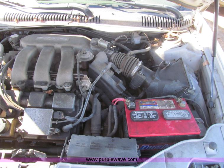image for item G9666 1999 Ford Taurus SE