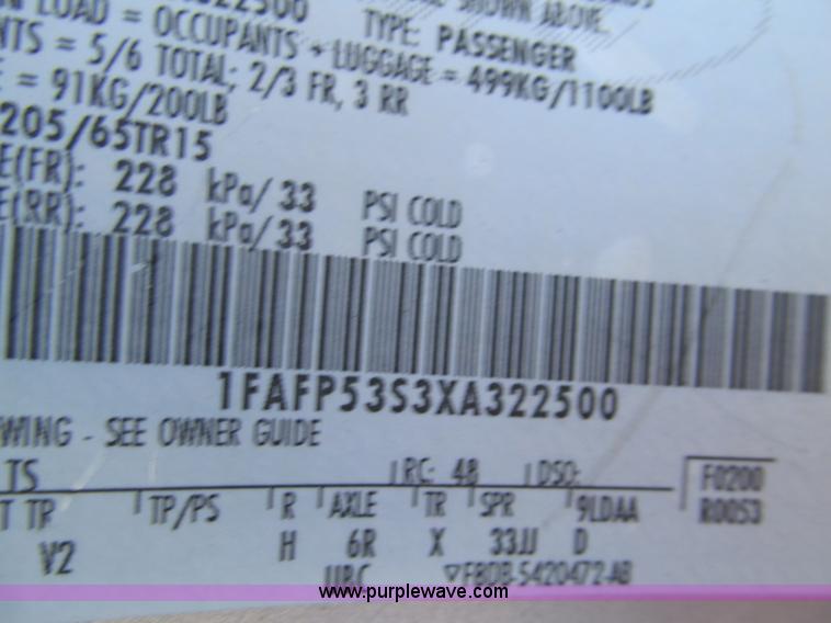 image for item G9666 1999 Ford Taurus SE