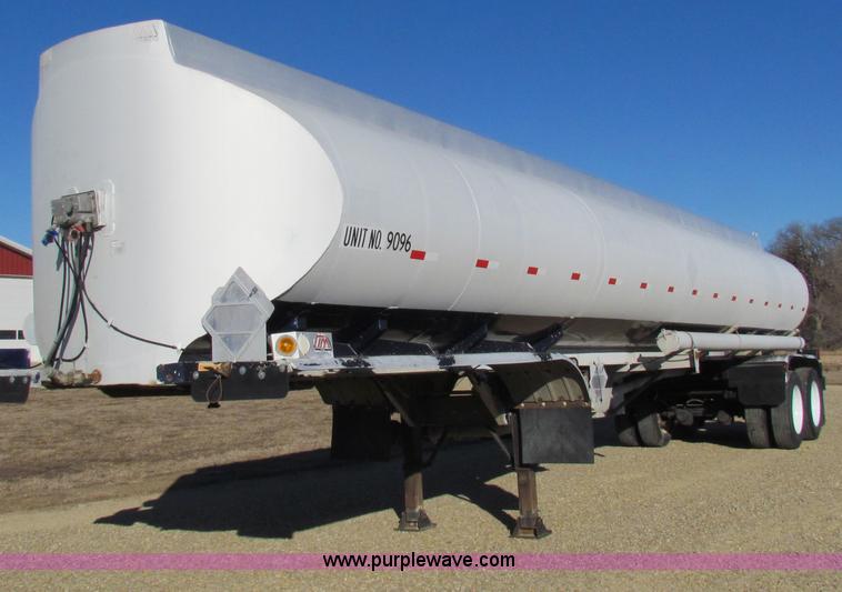 image for item AE9045 1981 VIM tanker trailer