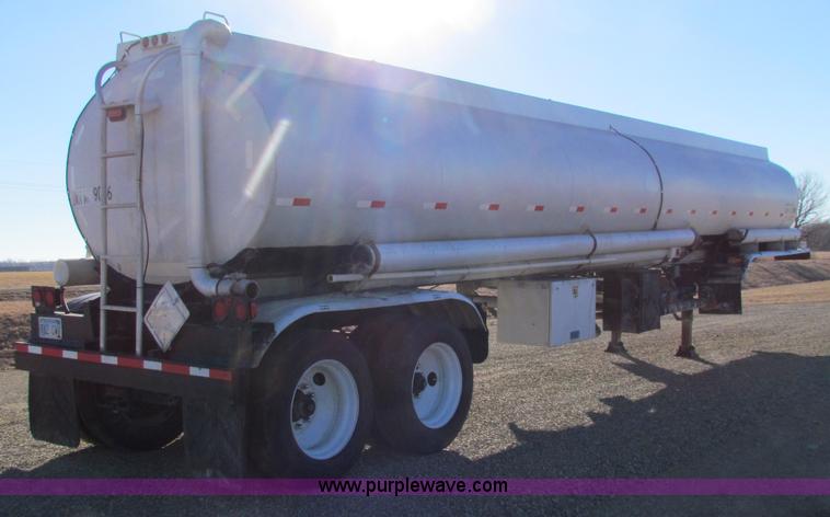 image for item AE9045 1981 VIM tanker trailer