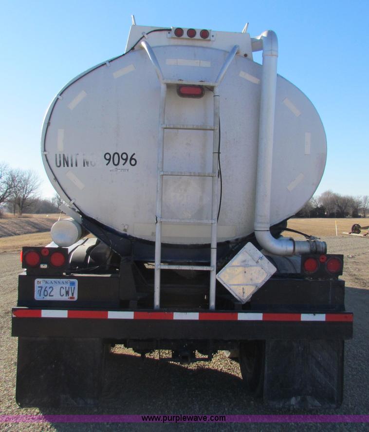 image for item AE9045 1981 VIM tanker trailer