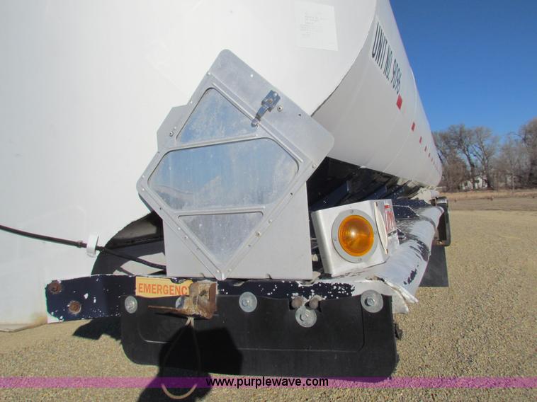 image for item AE9045 1981 VIM tanker trailer