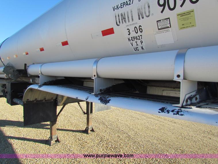 image for item AE9045 1981 VIM tanker trailer