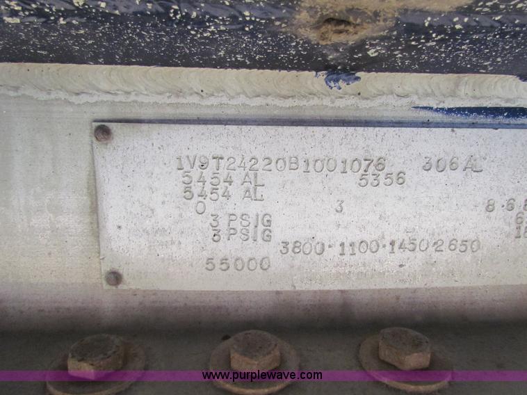 image for item AE9045 1981 VIM tanker trailer