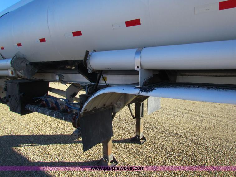 image for item AE9045 1981 VIM tanker trailer