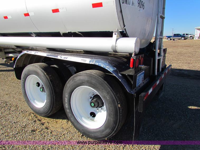 image for item AE9045 1981 VIM tanker trailer