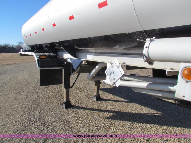 image for item AE9045 1981 VIM tanker trailer