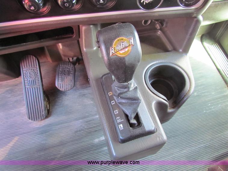 image for item AE9047 2007 Kenworth T600B semi truck