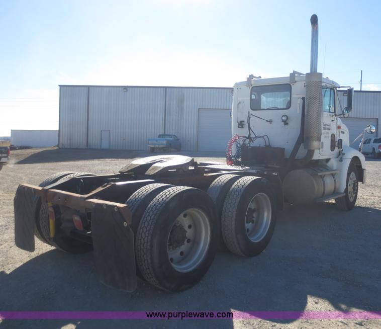 image for item F8142 1998 International 9100 semi truck