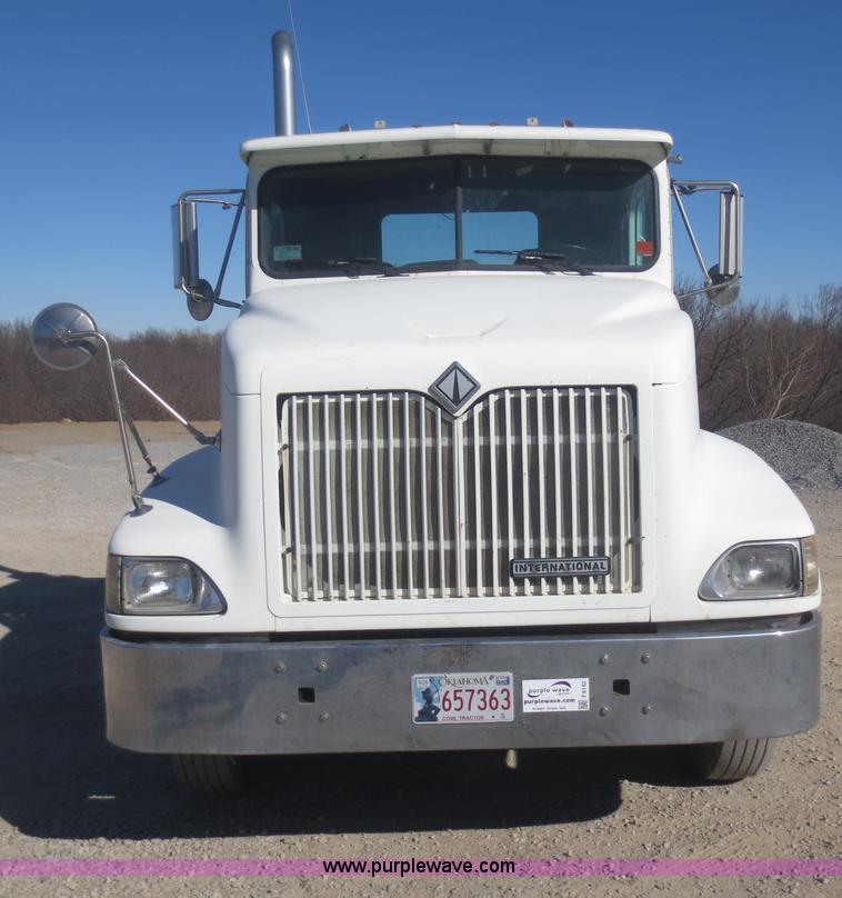 image for item F8142 1998 International 9100 semi truck