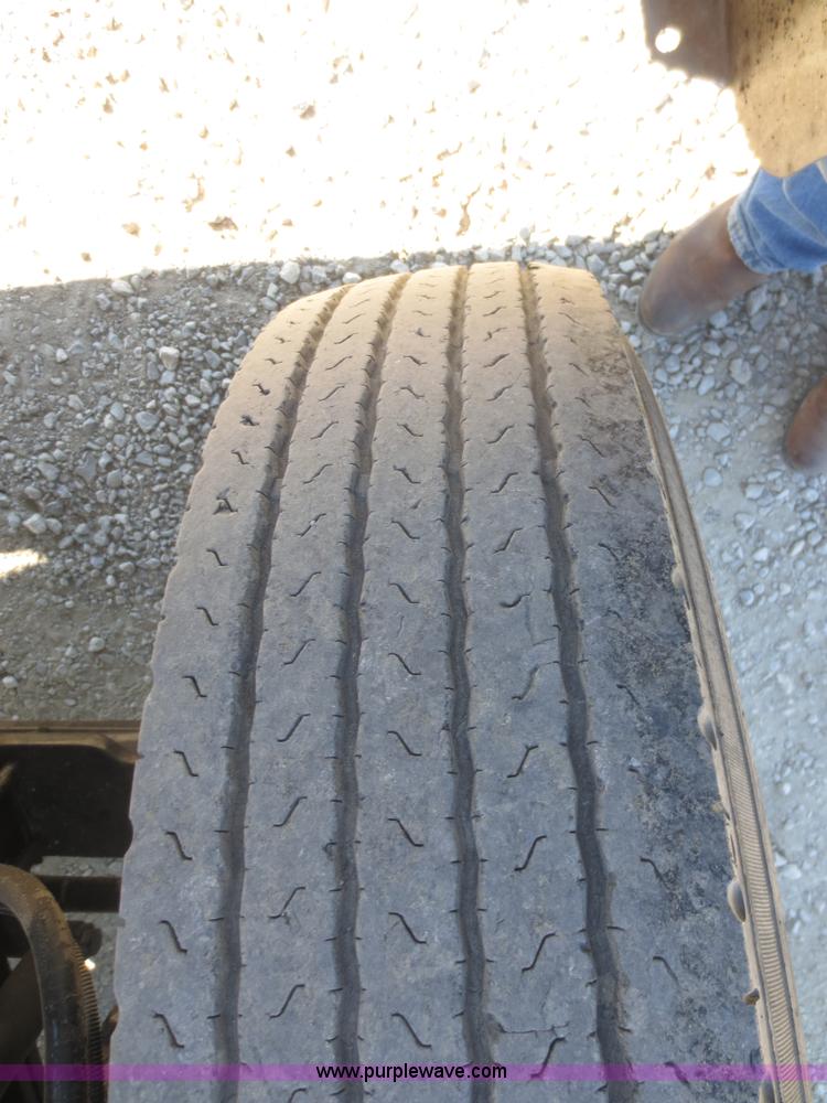 image for item F8142 1998 International 9100 semi truck