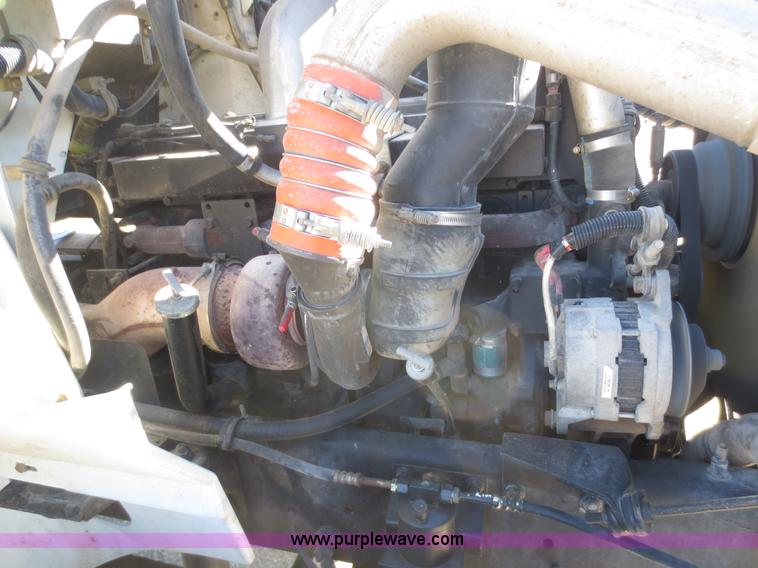 image for item F8142 1998 International 9100 semi truck