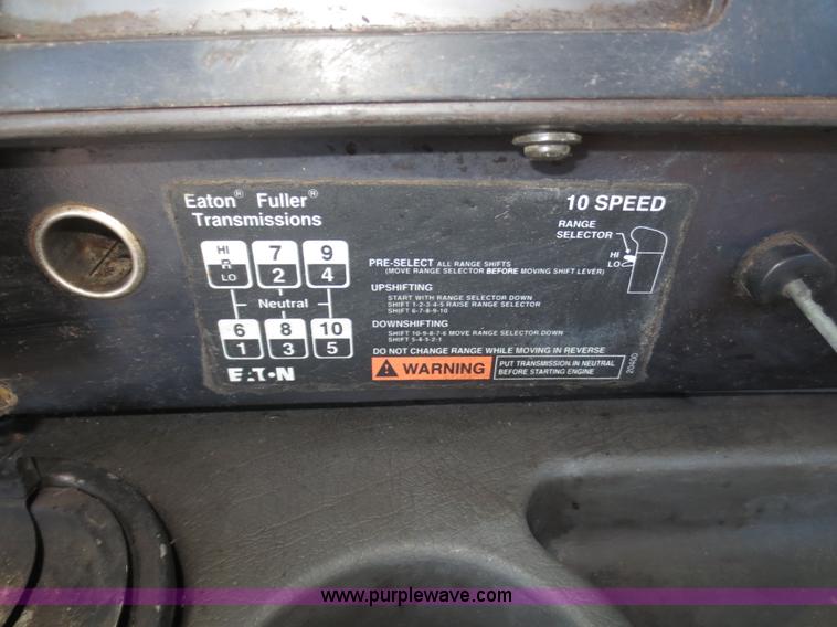 image for item F8142 1998 International 9100 semi truck