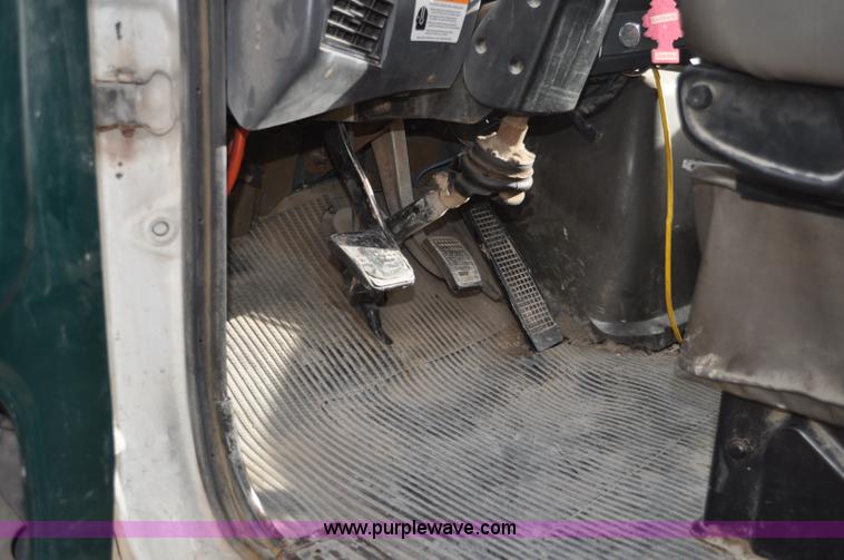 image for item G6371 1987 Ford LN8000 flatbed truck