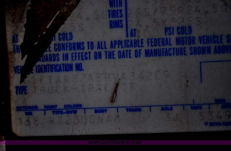 image for item G6371 1987 Ford LN8000 flatbed truck