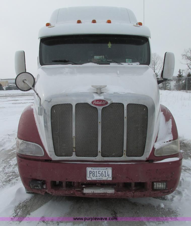 image for item G9177 2001 Peterbilt 387 semi truck