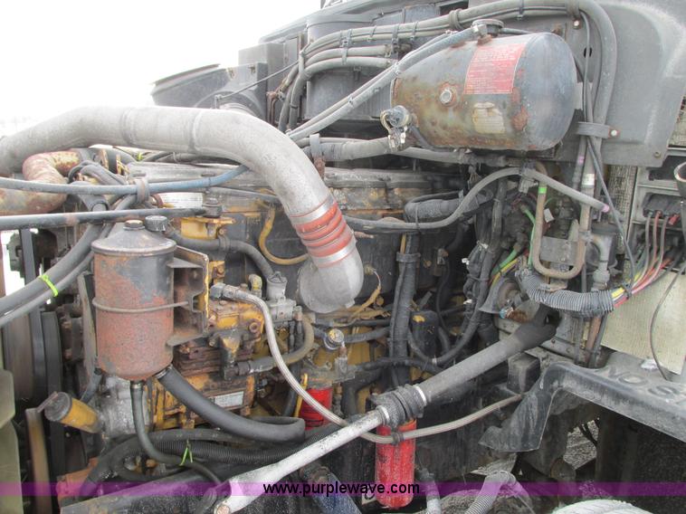 image for item G9177 2001 Peterbilt 387 semi truck