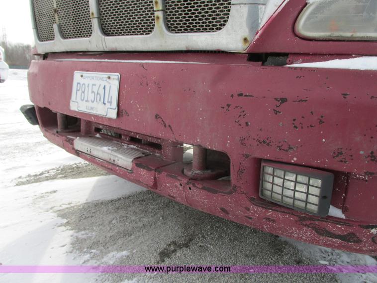 image for item G9177 2001 Peterbilt 387 semi truck