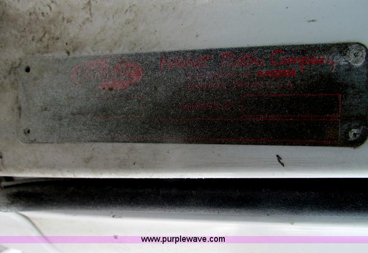 image for item G9177 2001 Peterbilt 387 semi truck